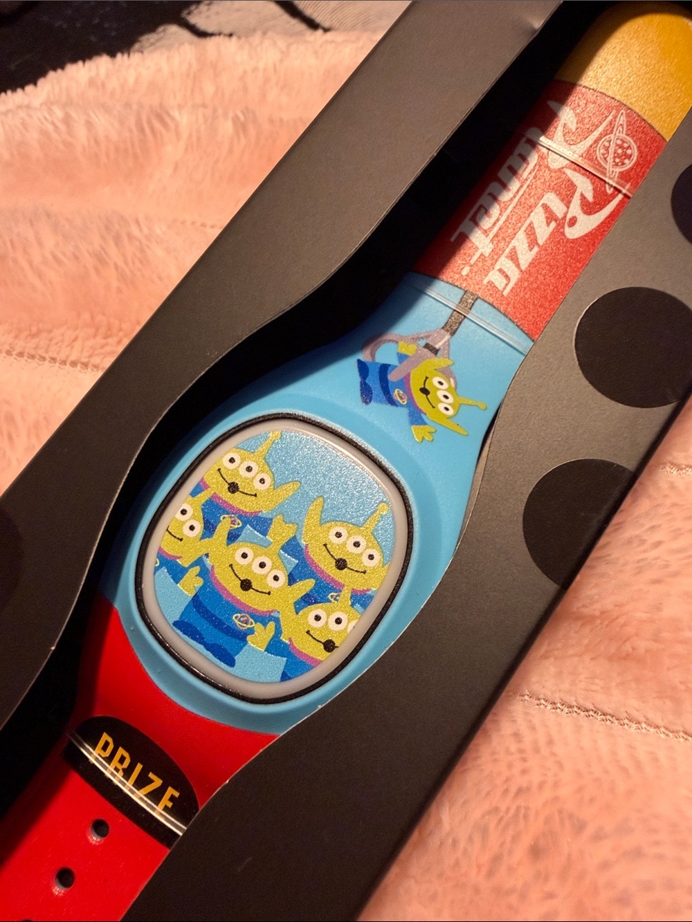 NEW Disney MagicBand+ Pizza Planet